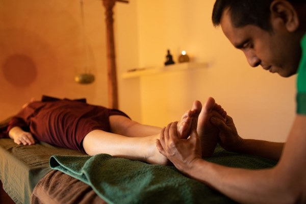 Sathya Ayurveda Deutschland Kuren Massage 6